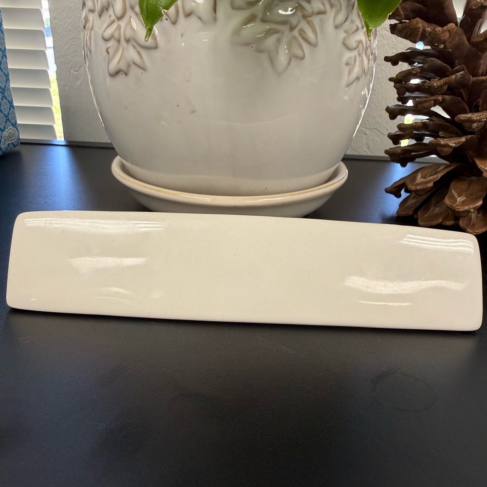 Rae Dunn White Ceramic 'DREAM BIG' Sign 8” - Picture 2 of 4